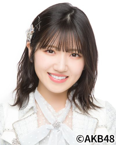 ファイル:2022年AKB48プロフィール 村山彩希.jpg