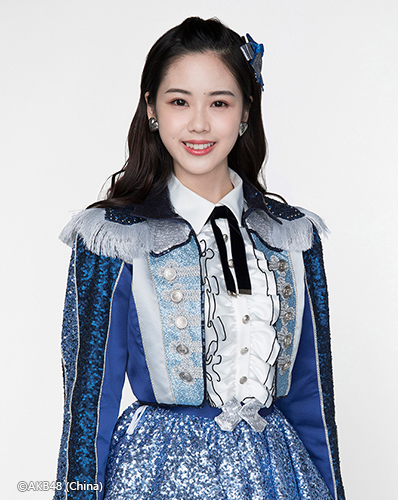 ファイル:2018年AKB48 Team SHプロフィール 庄晓媞 2.jpg