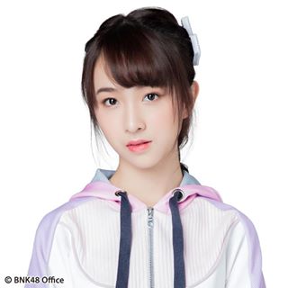 ファイル:2019年BNK48プロフィール Natcha Krisdhasima.jpg