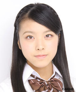 ファイル:2007年AKB48プロフィール 鈴木菜絵.jpg