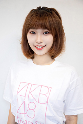 ファイル:2021年AKB48 Team SHプロフィール 朱景晨.jpg