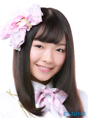 ファイル:2014年SNH48プロフィール 许杨玉琢.jpg