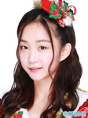 ファイル:2015年SNH48プロフィール 张怡 2.jpg