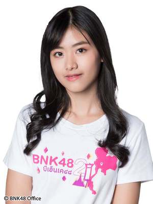 ファイル:2018年BNK48プロフィール Nuttakul Pimtongchaikul.jpg