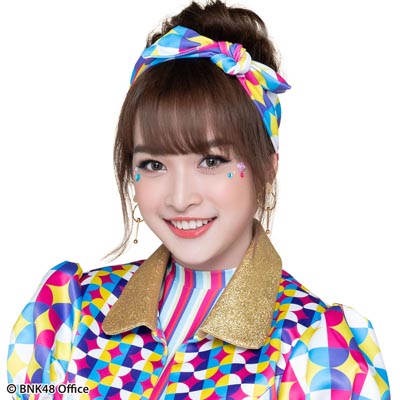 ファイル:2019年BNK48プロフィール Chanyapuk Numprasop 1.jpg