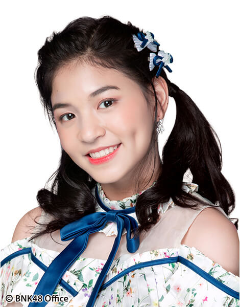 ファイル:2018年BNK48プロフィール Juthamas Khonta 2.jpg