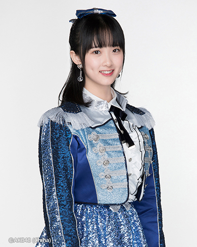 ファイル:2018年AKB48 Team SHプロフィール 周念琪 2.jpg