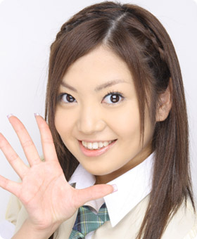 ファイル:2007年AKB48プロフィール 成田梨紗 2.jpg