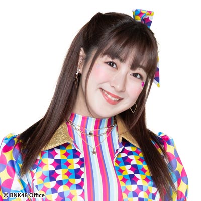 ファイル:2019年BNK48プロフィール 伊豆田莉奈 1.jpg