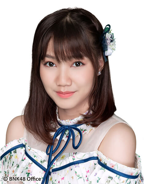 ファイル:2018年BNK48プロフィール Pichayapa Natha 2.jpg