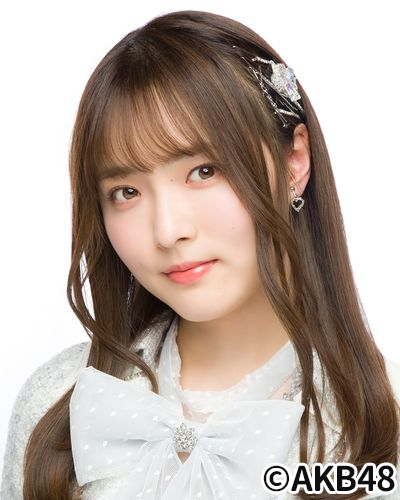 ファイル:2022年AKB48プロフィール 大森美優.jpg