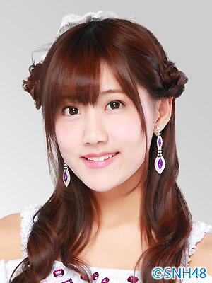 ファイル:2015年SNH48プロフィール 李艺彤 3.jpg