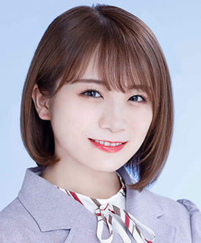 ファイル:2021年乃木坂46プロフィール 秋元真夏 3.jpg