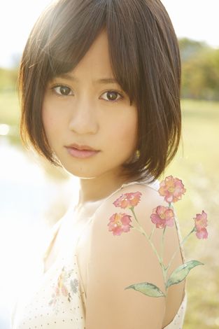 ファイル:前田敦子 Flower.jpg