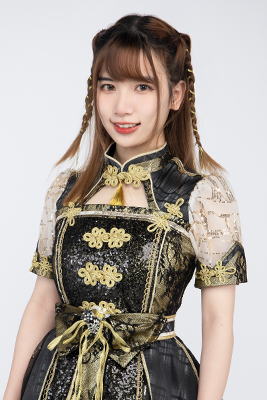 ファイル:2021年AKB48 Team SHプロフィール 梁时安 3.jpg