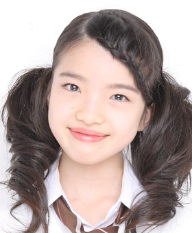 ファイル:2007年AKB48プロフィール 藤本紗羅.jpg