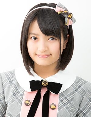 ファイル:2017年AKB48プロフィール 下青木香鈴.jpg