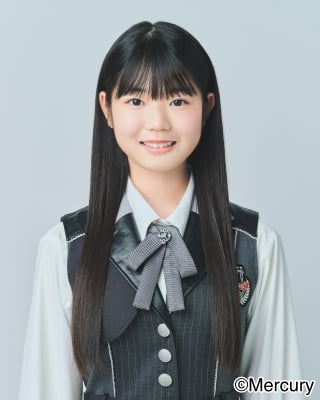 ファイル:2024年HKT48プロフィール 靏川那智.jpg
