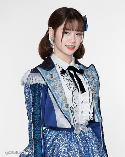 ファイル:2018年AKB48 Team SHプロフィール 戴紫嫣 2.jpg