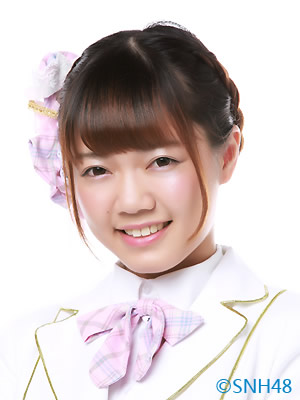 ファイル:2014年SNH48プロフィール 曾琳瑜.jpg