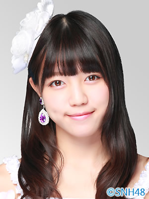 ファイル:2015年SNH48プロフィール 易嘉爱 3.jpg