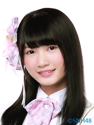 ファイル:2014年SNH48プロフィール 张雨鑫.jpg