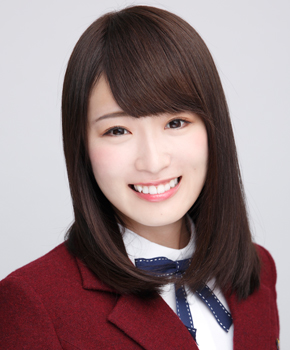 ファイル:2015年乃木坂46プロフィール 高山一実 3.jpg