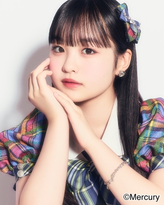 ファイル:2025年HKT48プロフィール 龍頭綺音 2.jpg