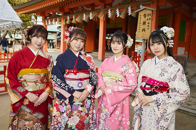 ファイル:2023年成人式 集合写真 HKT48.jpg