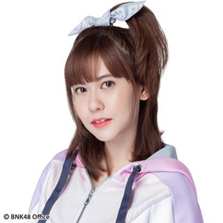 ファイル:2019年BNK48プロフィール Kanteera Wadcharathadsanakul.jpg