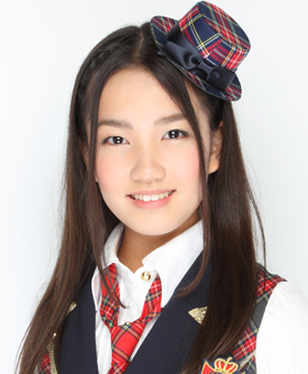 ファイル:2010年AKB48プロフィール 加藤玲奈.jpg
