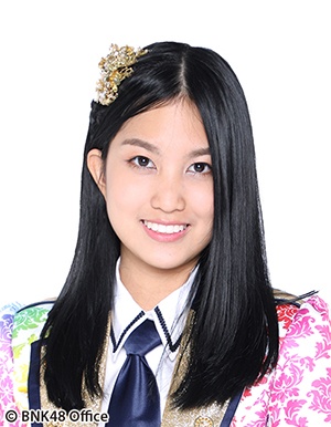ファイル:2017年BNK48プロフィール Nayika Srinian 3.jpg