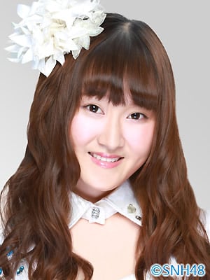 ファイル:2015年SNH48プロフィール 申月姣.jpg