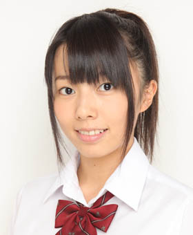 ファイル:2009年AKB48プロフィール 中村麻里子.jpg