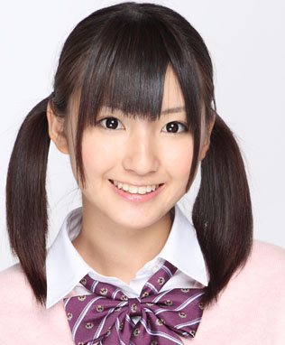 ファイル:2011年乃木坂46プロフィール 井上小百合 2.jpg