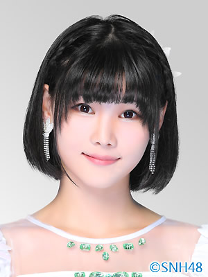 ファイル:2015年SNH48プロフィール 闫明筠 3.jpg