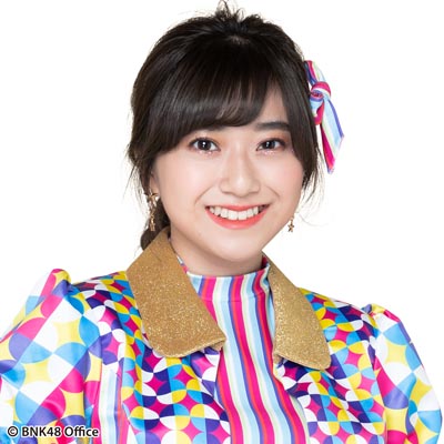 ファイル:2019年BNK48プロフィール 大久保美織 1.jpg