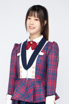 ファイル:2021年AKB48 Team SHプロフィール 曾艺 3.jpg