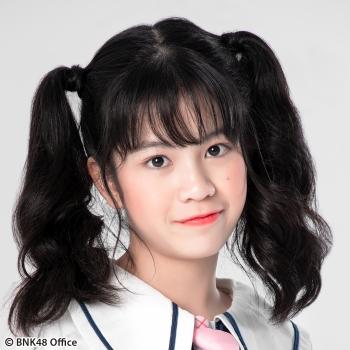 ファイル:2018年BNK48プロフィール Ratah Chinkrajangkit 1.jpg