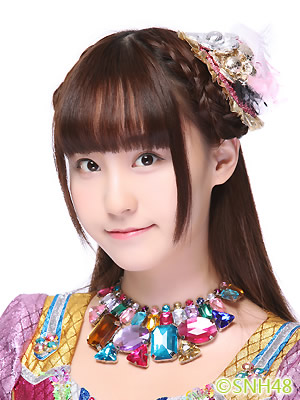 ファイル:2016年SNH48プロフィール 王晓佳.jpg