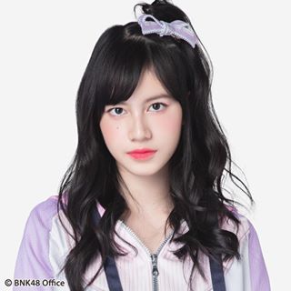 ファイル:2019年BNK48プロフィール Napaphat Worraphuttanon.jpg