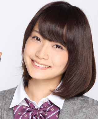 ファイル:2011年乃木坂46プロフィール 深川麻衣 2.jpg