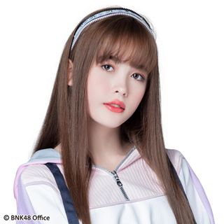 ファイル:2019年BNK48プロフィール Warinrat Yolprasong.jpg