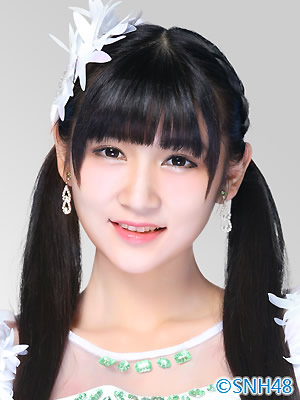 ファイル:2015年SNH48プロフィール 孙歆文 3.jpg