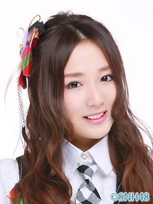 ファイル:2015年SNH48プロフィール 陈佳莹.jpg