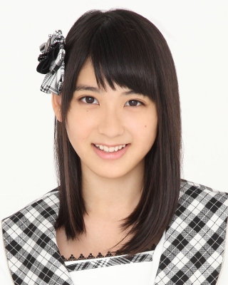 ファイル:2011年HKT48プロフィール 松岡菜摘.jpg