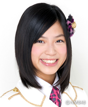 ファイル:2011年NMB48プロフィール 小柳有沙 2.jpg