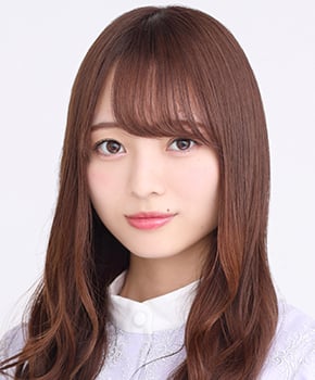 ファイル:2018年乃木坂46プロフィール 梅澤美波.jpg