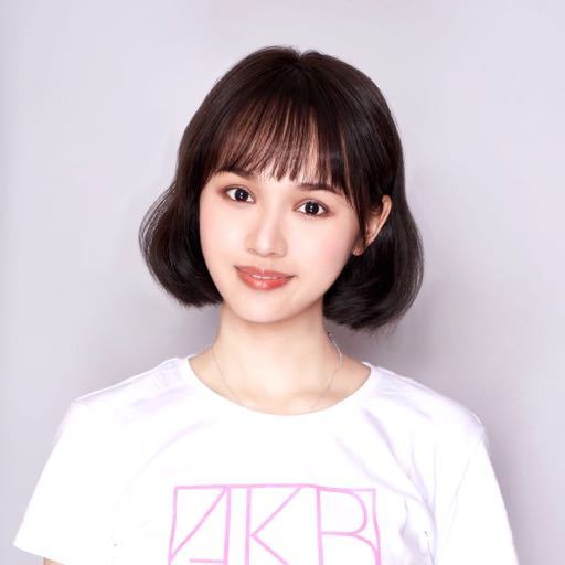 ファイル:2018年AKB48 Team SHプロフィール 刘念.jpg