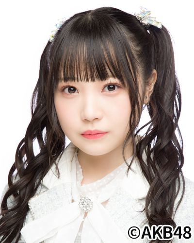 ファイル:2022年AKB48プロフィール 佐藤美波.jpg